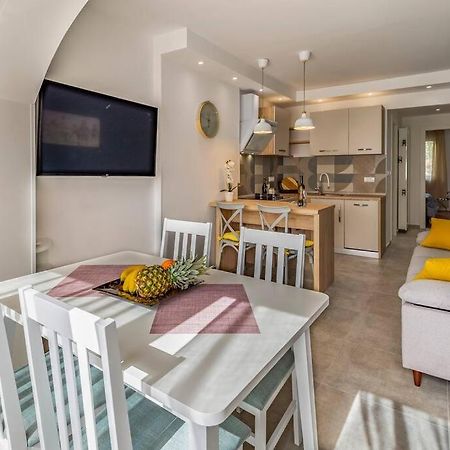 New Two Bedroom Apartment Maloni بولا المظهر الخارجي الصورة
