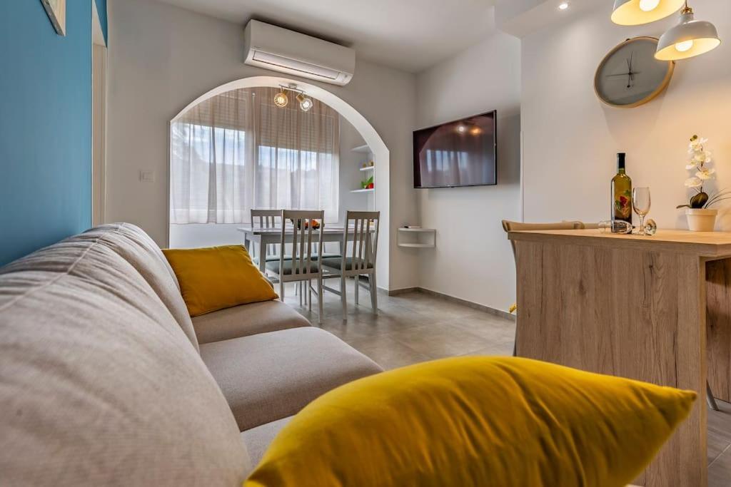 New Two Bedroom Apartment Maloni بولا المظهر الخارجي الصورة