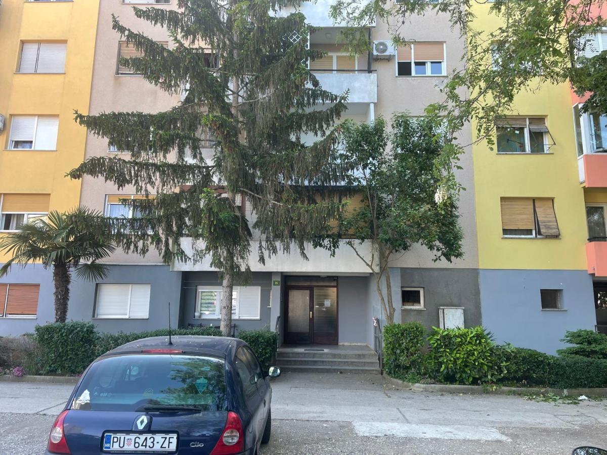 New Two Bedroom Apartment Maloni بولا المظهر الخارجي الصورة